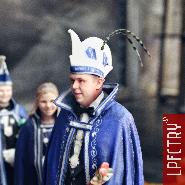 SIX 09D2DA1E-C4FE-4338-9B44-ADCCFA8E2D57