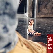 SIX 2F800069-6605-41B9-A988-368BDD3B0370